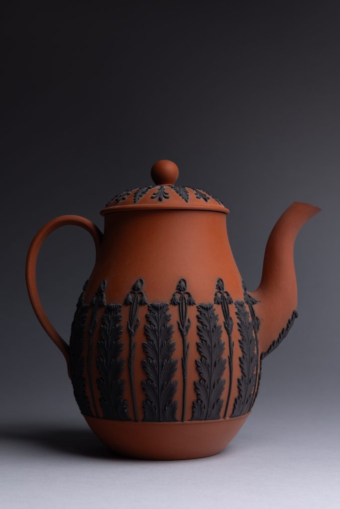 Wedgwood Rosso Antico Teapot | Wedgwood Pottery at Artistoric