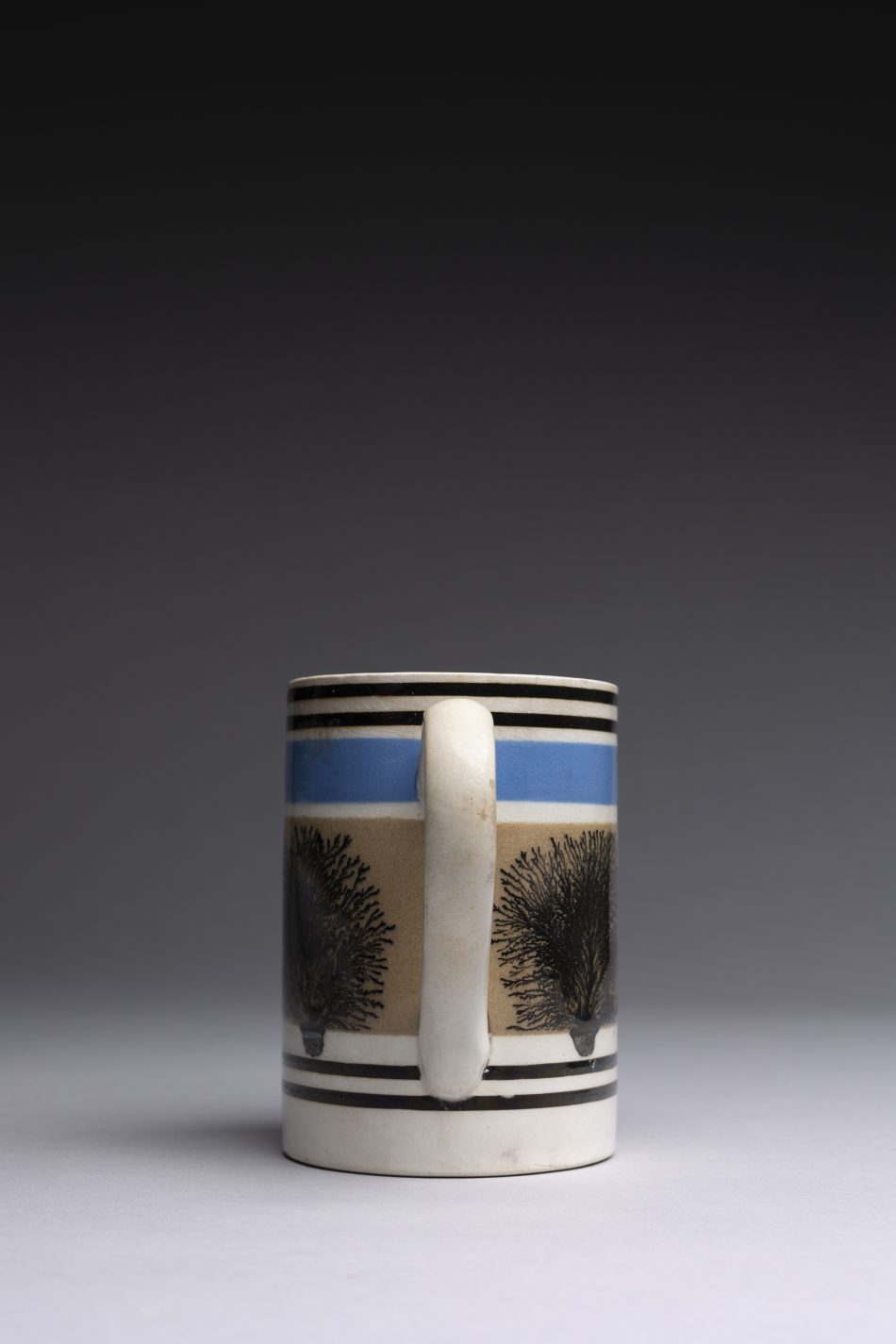 English Mochaware Mug - Image 4