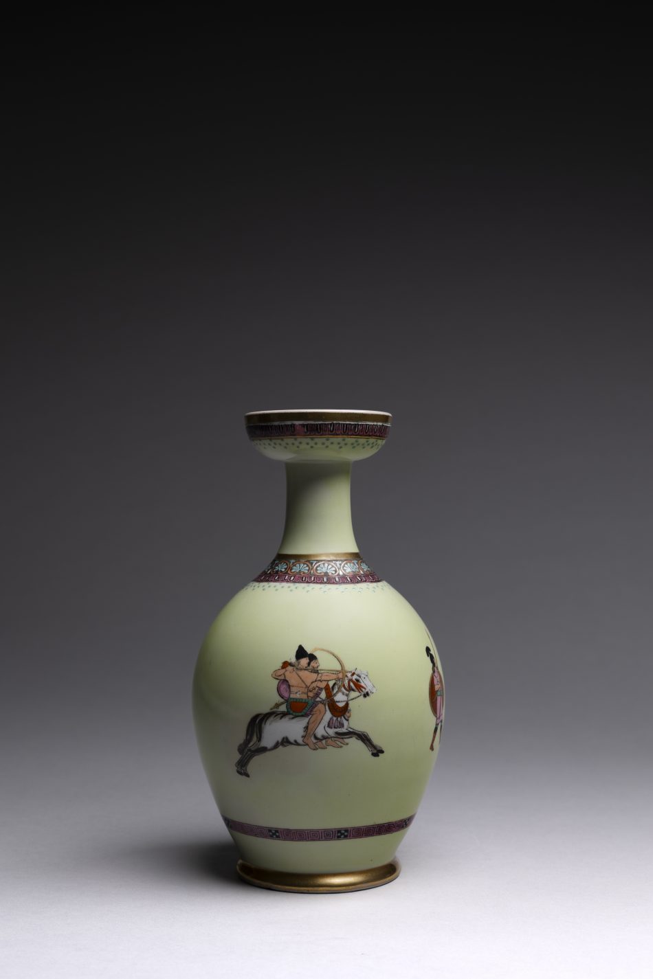 English Neoclassical Vase - Image 3